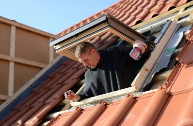 Pose de fenêtres de toit Velux à Huberville